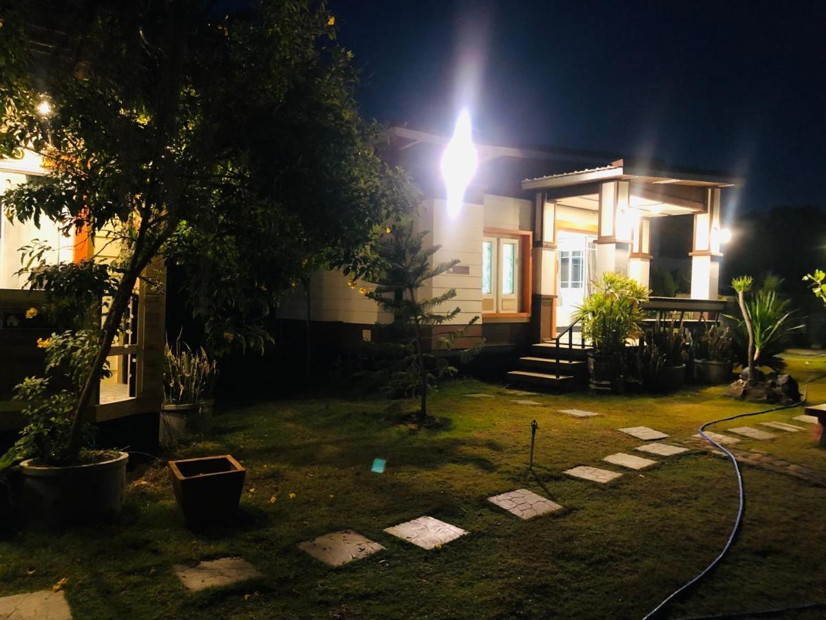 มุกดาสวรรค์ รีสอร์ท - Mukda Sawan Resort Mukdahan Exteriör bild