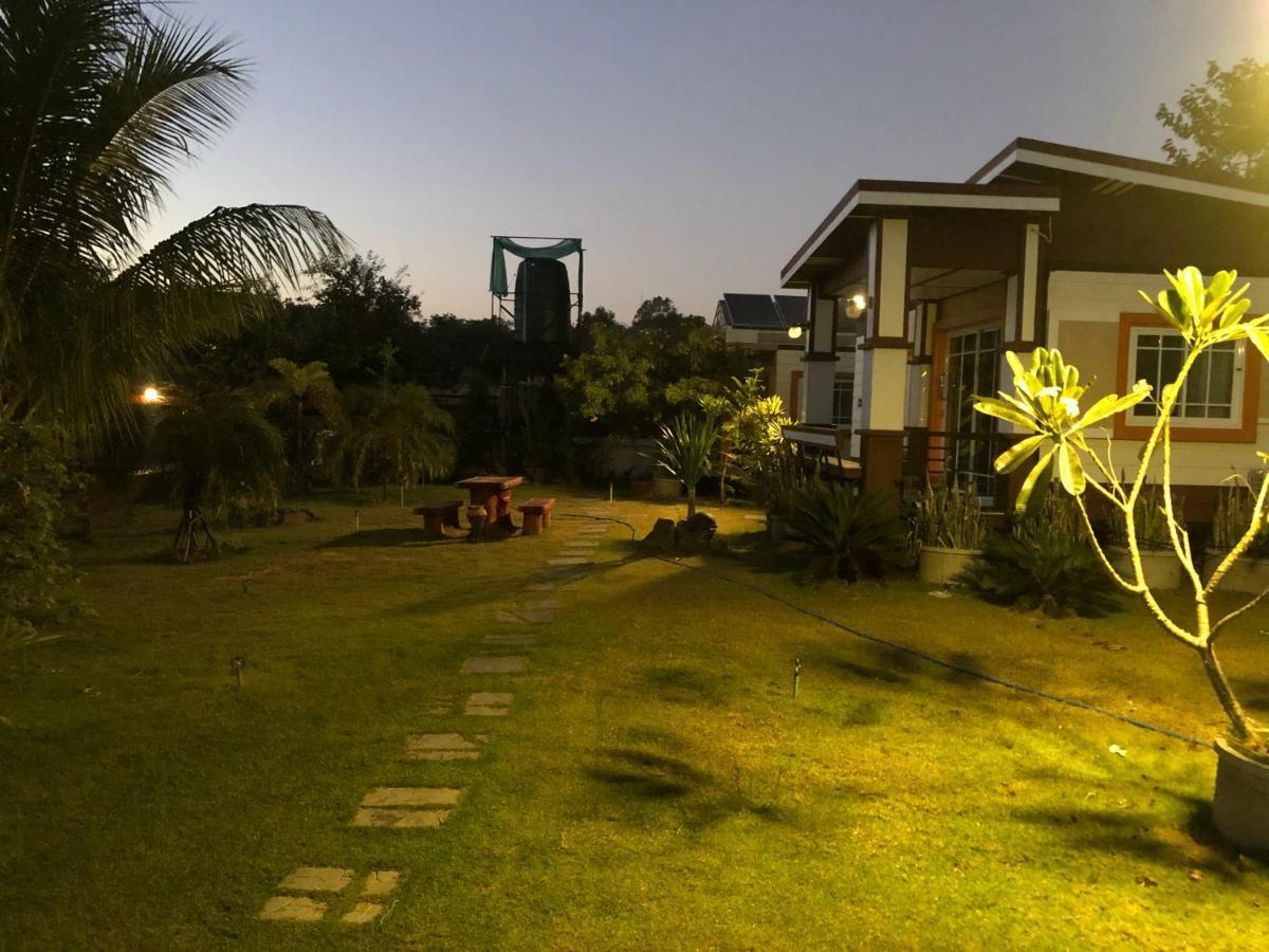 มุกดาสวรรค์ รีสอร์ท - Mukda Sawan Resort Mukdahan Exteriör bild
